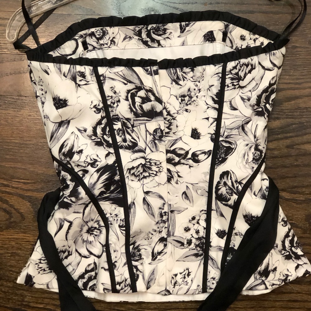 NWT💕 White House BM bustier w/straps